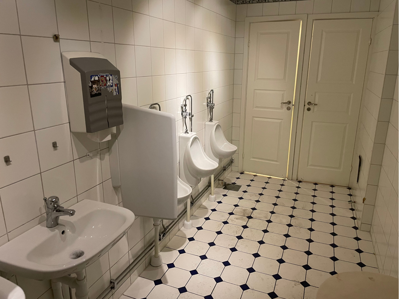 Pissoarer på herrtoaletten